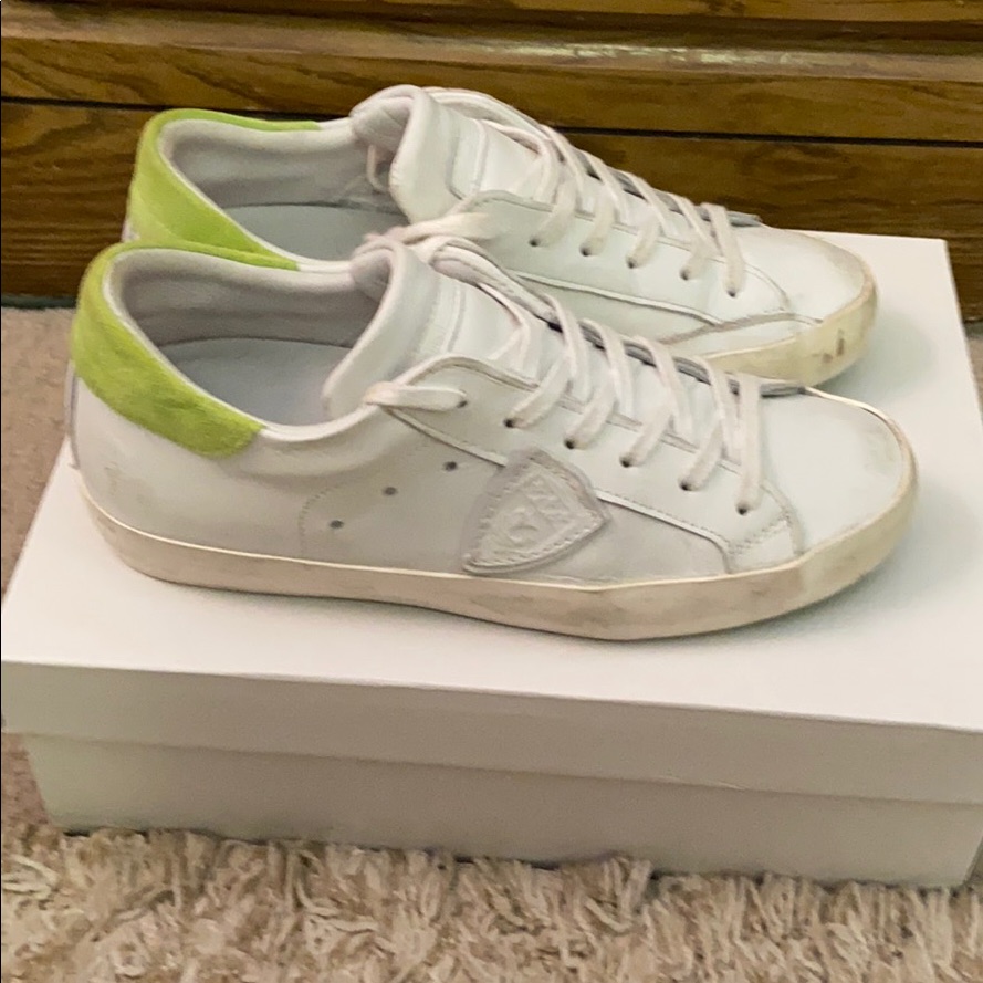 Sneaker